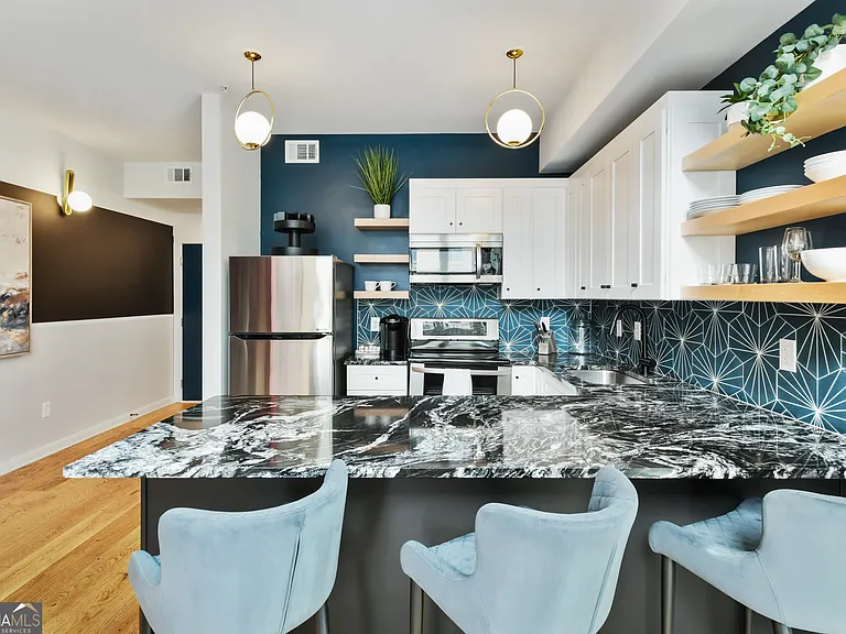 208 12th St NE #304 — Photo 9