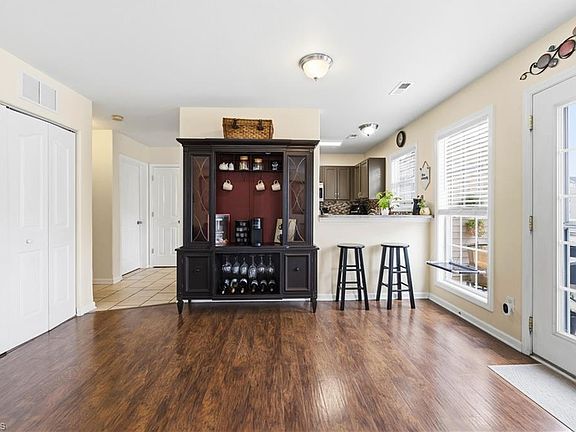 4th image of 103 Williams Way