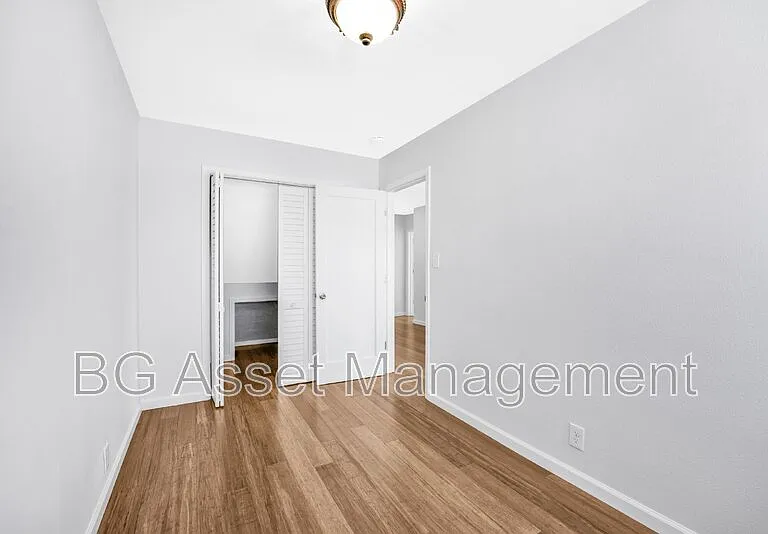 1919 Curtis St #10 — Photo 13