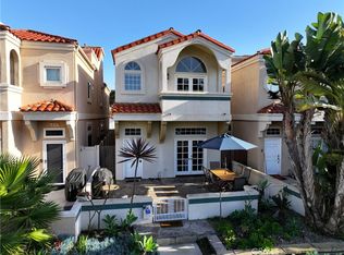210 6th St, Huntington Beach, CA 92648