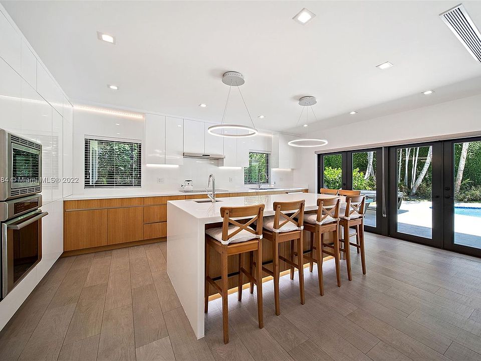 1st image of 1117 Alfonso Ave