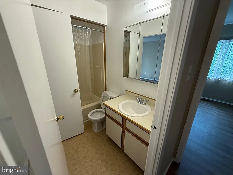 9388 Neil Rd #B — Photo 13