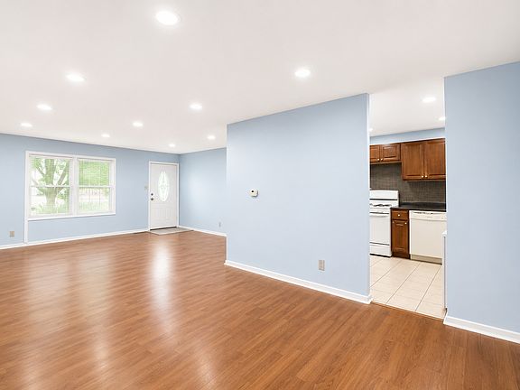 4th image of 113 Fairview Ln
