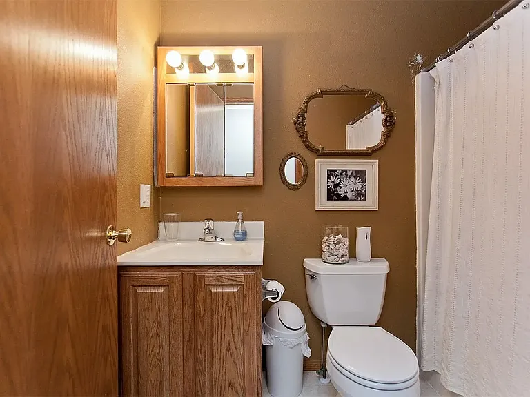2405 Taylor Ave — Photo 6