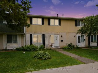 1506 Beaverpond Dr N #B, Ottawa, ON K1B 3R9