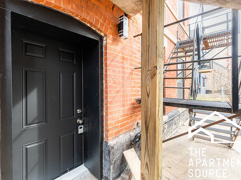 926 W 32nd Pl #BR — Photo 20