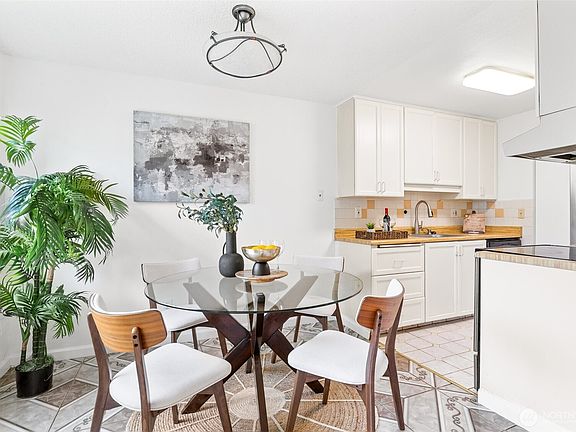 2nd image of 2020 Grant Avenue S #A202