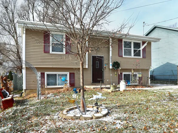 2012 E 40th Ct, Des Moines, IA 50317