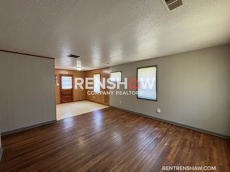 163 Navy Dr — Photo 3