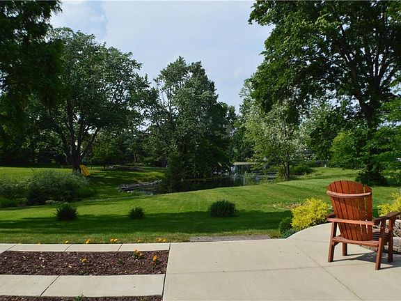 3rd image of 849 Damon Dr
