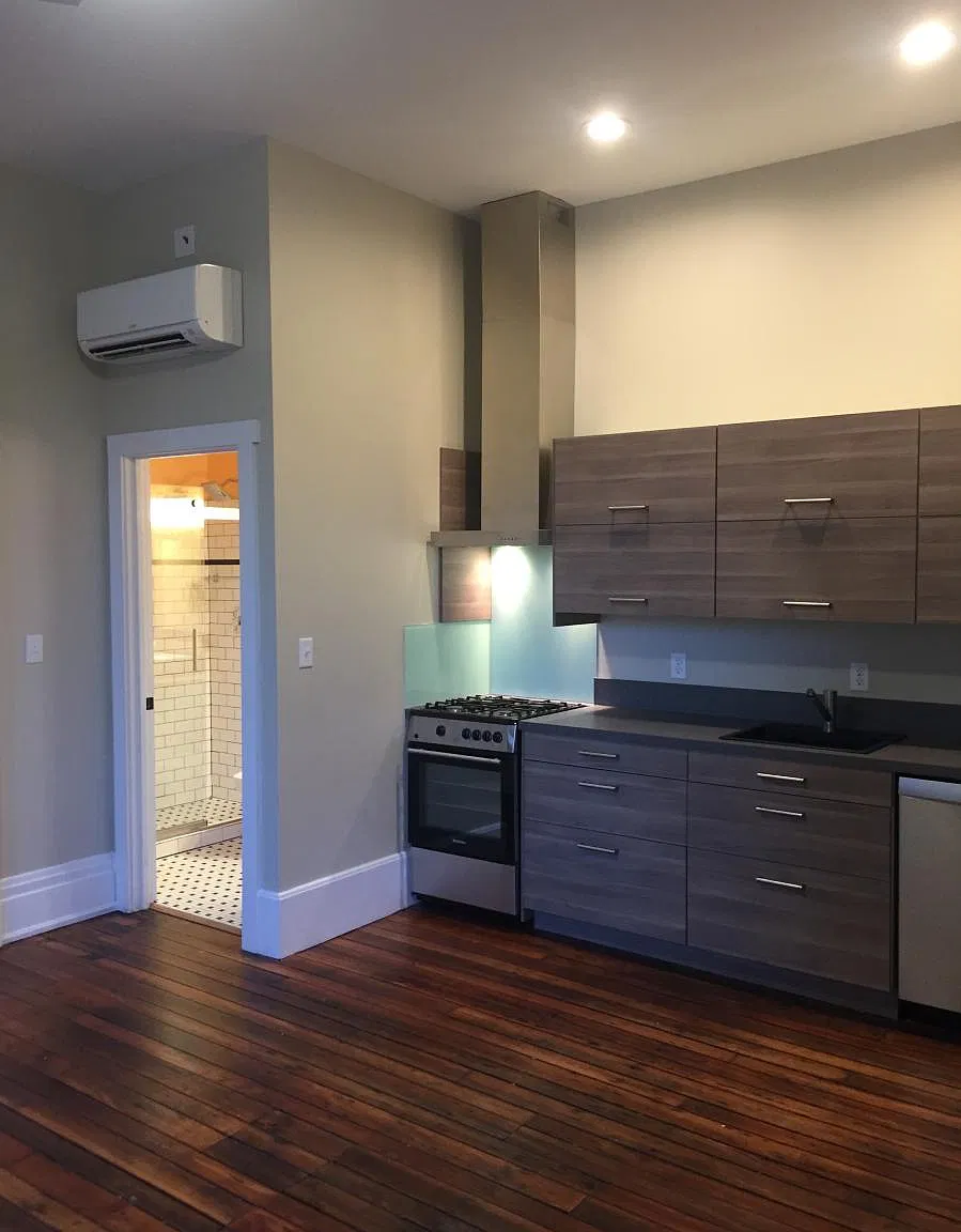 1527 Elm St — Photo 2