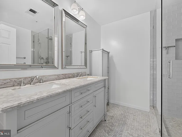 932 Harrison Cir — Photo 21