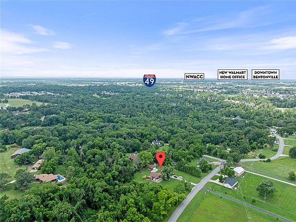 3rd image of 1810 Little Flock Dr