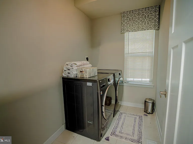 8210 Goldstone Ct — Photo 18