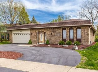 903 N Sanborn Dr, Palatine, IL 60074