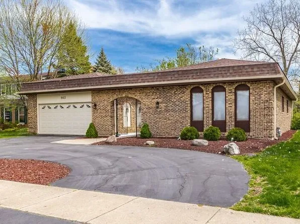 903 N Sanborn Dr, Palatine, IL 60074