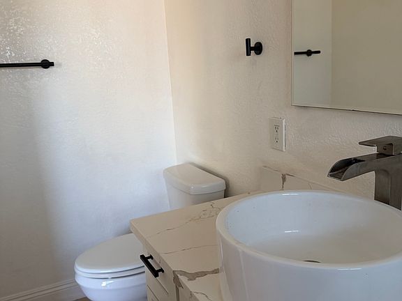 5th image of 729 Cecilyn Way