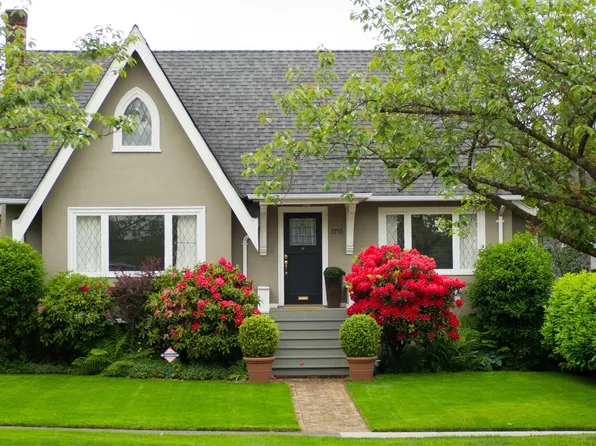 3755 Dunbar St, Vancouver, BC V6S 2C8