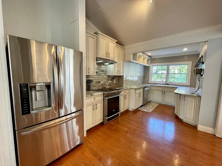 1311 Pickens Ave — Photo 11