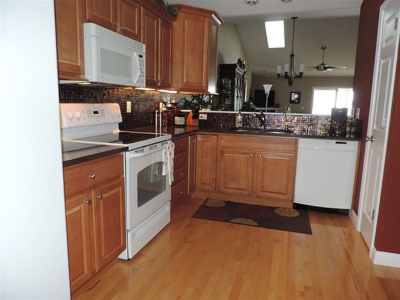 2nd image of 2119 Terra Ln