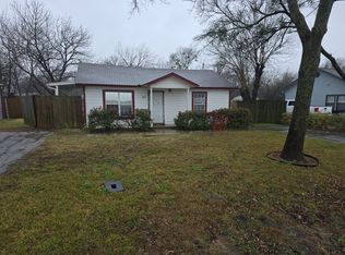 302 E Gertrude St, Crandall, TX