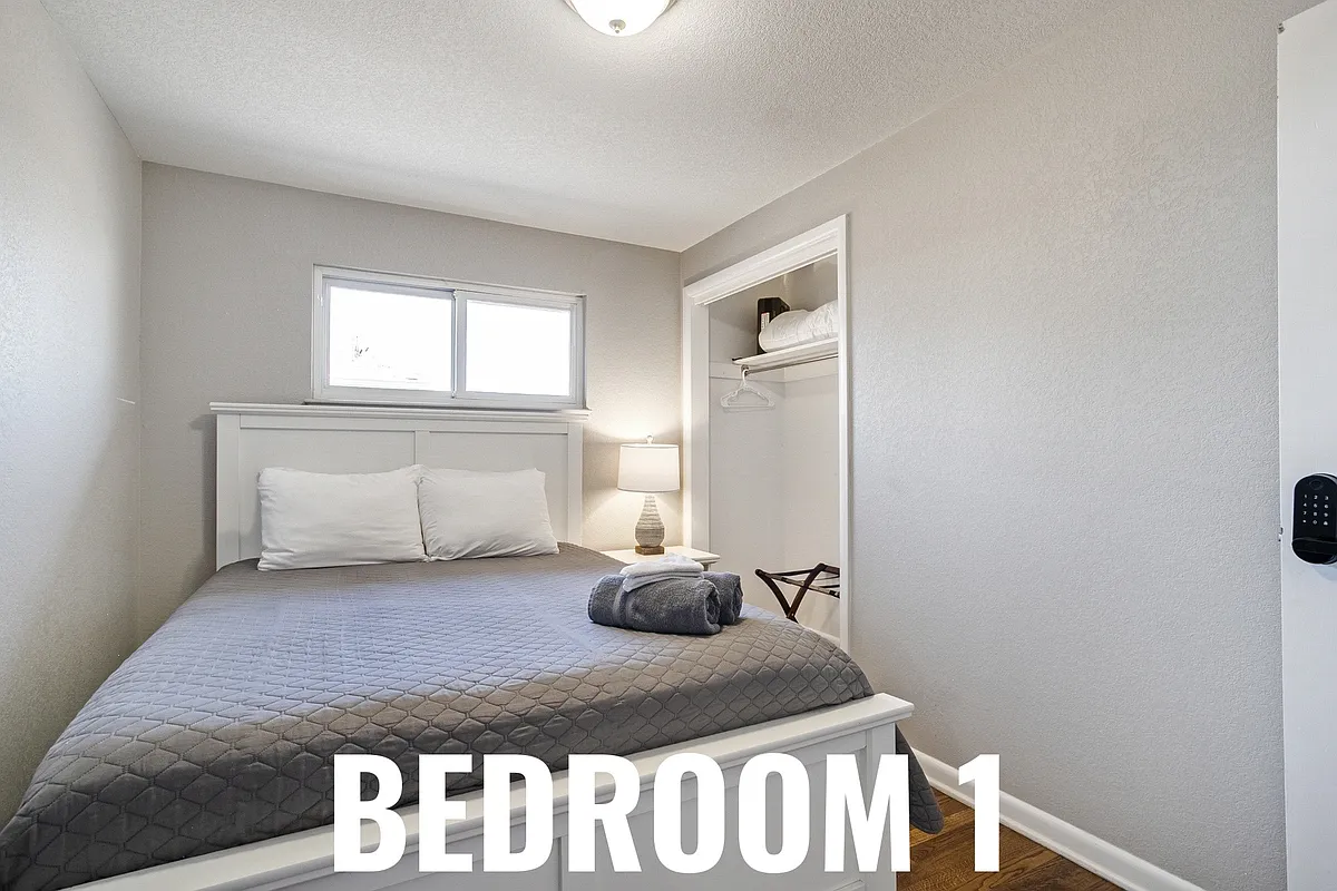 Building Photo - 2300 Lima St #1