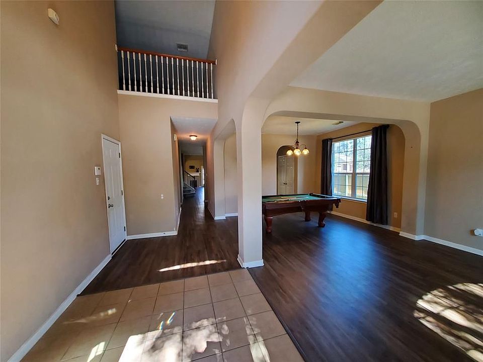 1st image of 21619 Kings Bend Dr