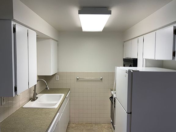3rd image of 7720 E Mission Ave APT 4