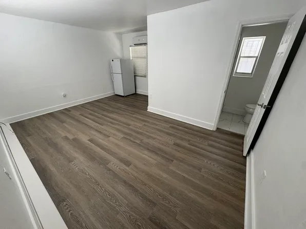 240 NW 64th St APT 4, Miami, FL 33150