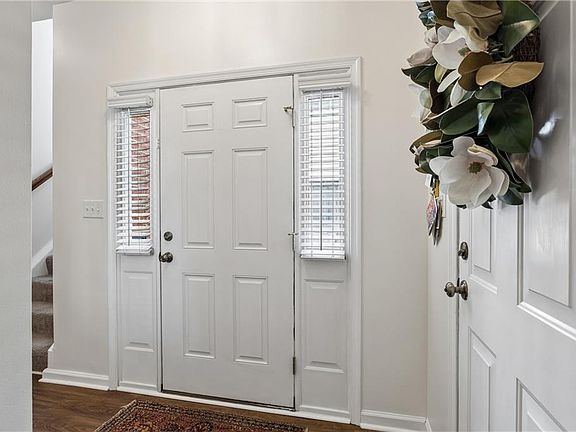 5th image of 4539 Beacon Hill Dr