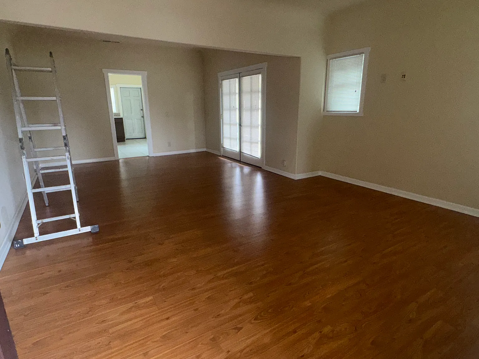 3 bed, 1209 sqft, $4,275 — Photo 4