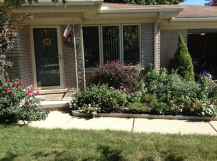 39028 Columbia St, Harrison Township, MI 48045