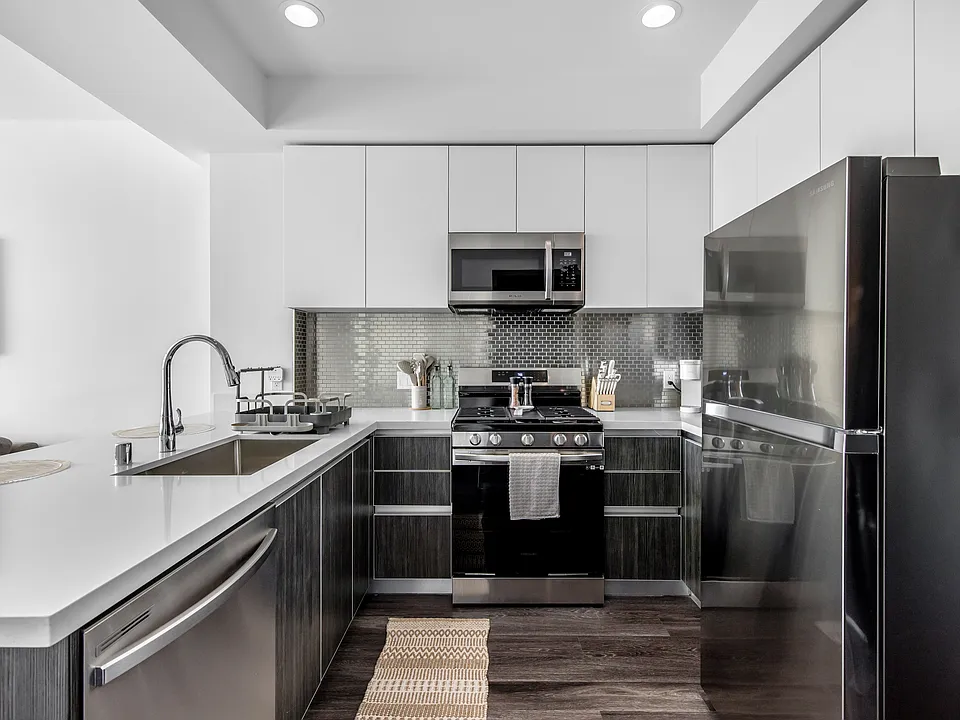 3621 Venice Blvd #403
