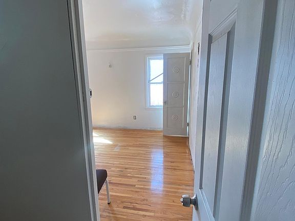 5th image of 1816 W 76th St