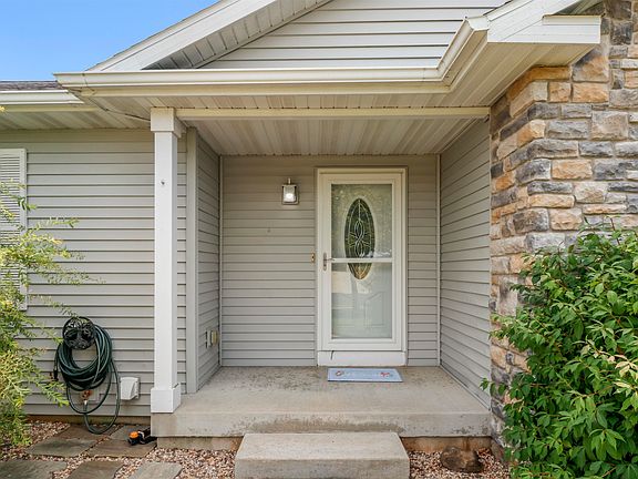 2nd image of 1904 Nighthawk Ln