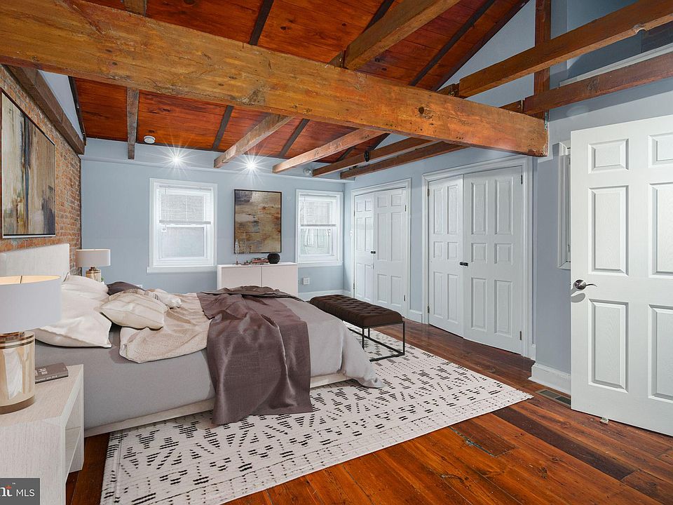 1st image of 120 W Wildey St