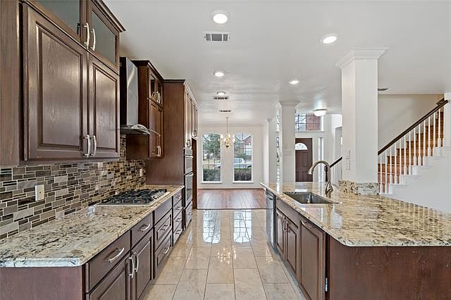 1st image of 3656 Stockton Dr