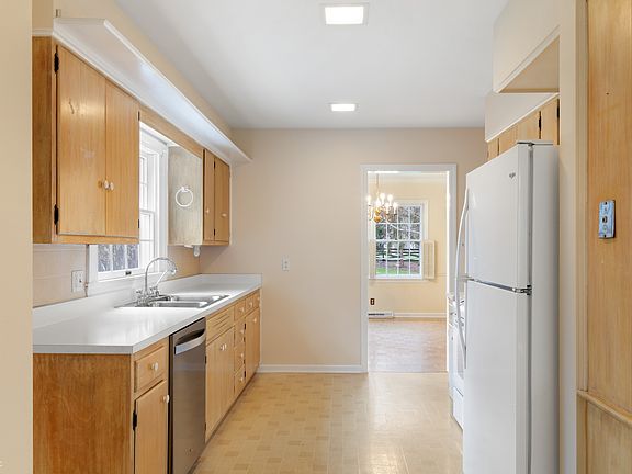 5th image of 625 Mulberry St