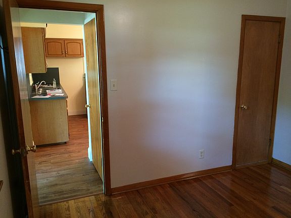 4th image of 1063 Jessie Ave