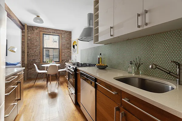 Sold by Compass | media 6