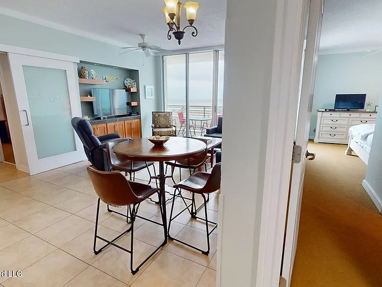 2060 Beach Blvd #901 — Photo 35