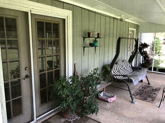 Screened back porch 