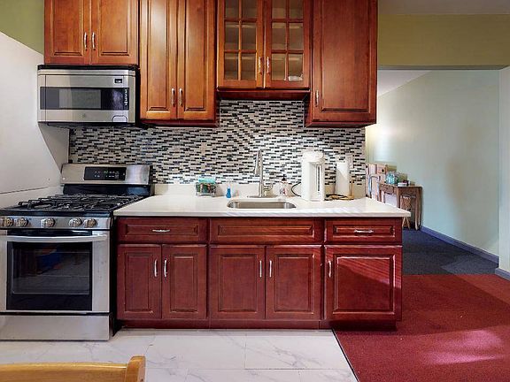 2nd image of 2039 Pearson St Floor 2-74E-74E