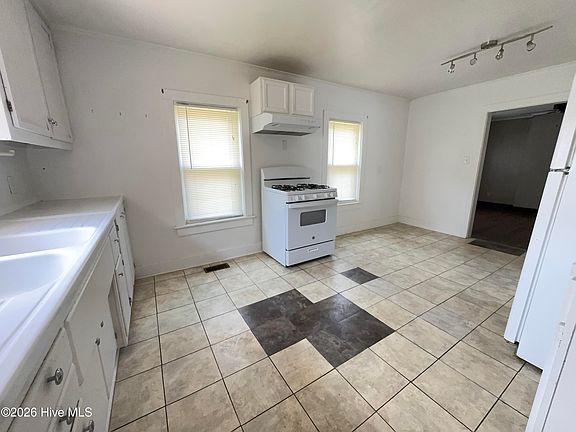 5th image of 800 2nd Street