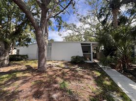 535 Monterey Blvd NE