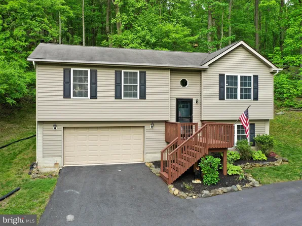 364 Tulip Poplar Dr, Linden, VA 22642