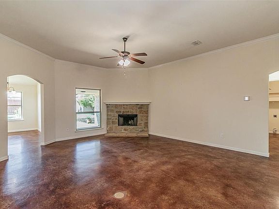 4th image of 1930 Starwood Dr