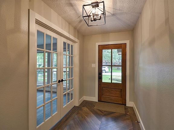 5th image of 8010 12th Fairway Ln