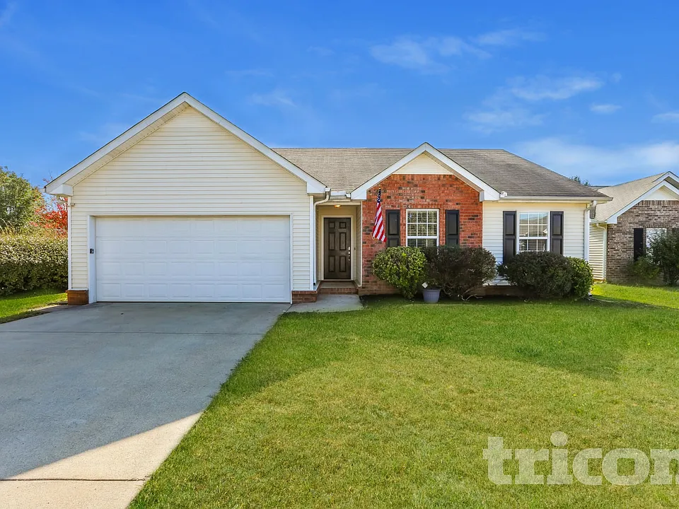 3013 Weybridge Dr