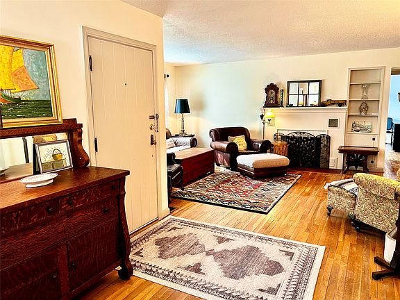 4th image of 3805 Myrtle St